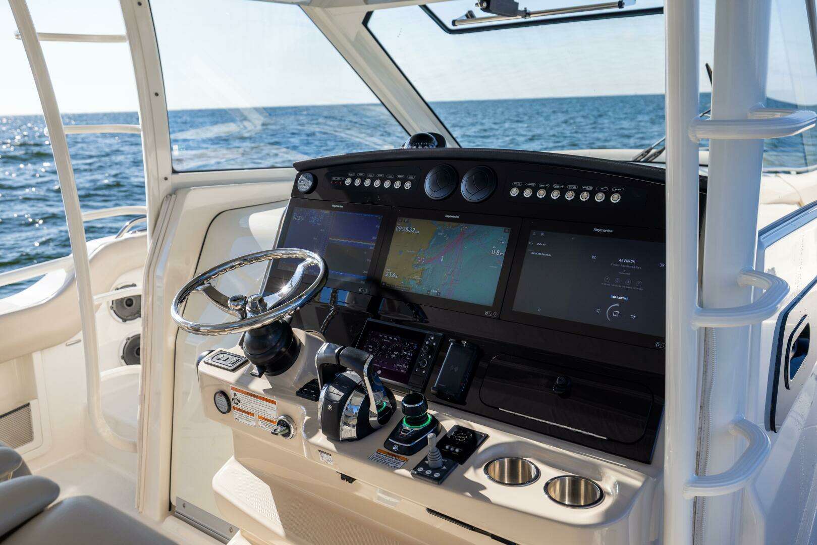 2021 Boston Whaler 420 Outrage - Image 45
