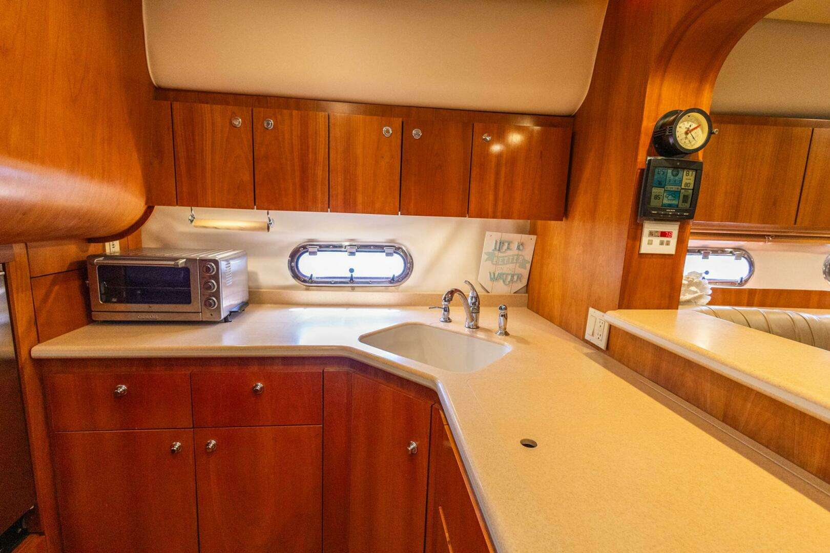 2000 Tiara Yachts 5200 Express - Image 13
