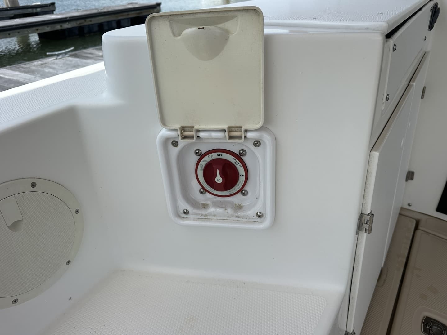 2016 Cutwater C-28 LE - Image 17
