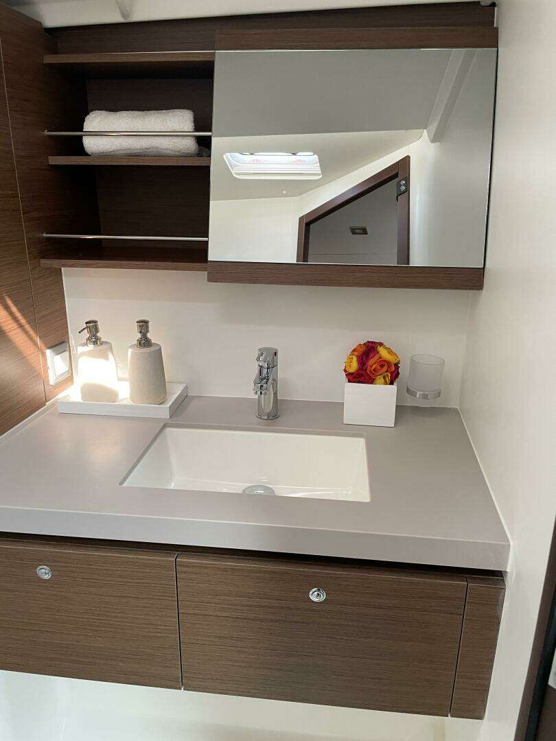 2024 Beneteau OCEANIS 51.1 - Image 17
