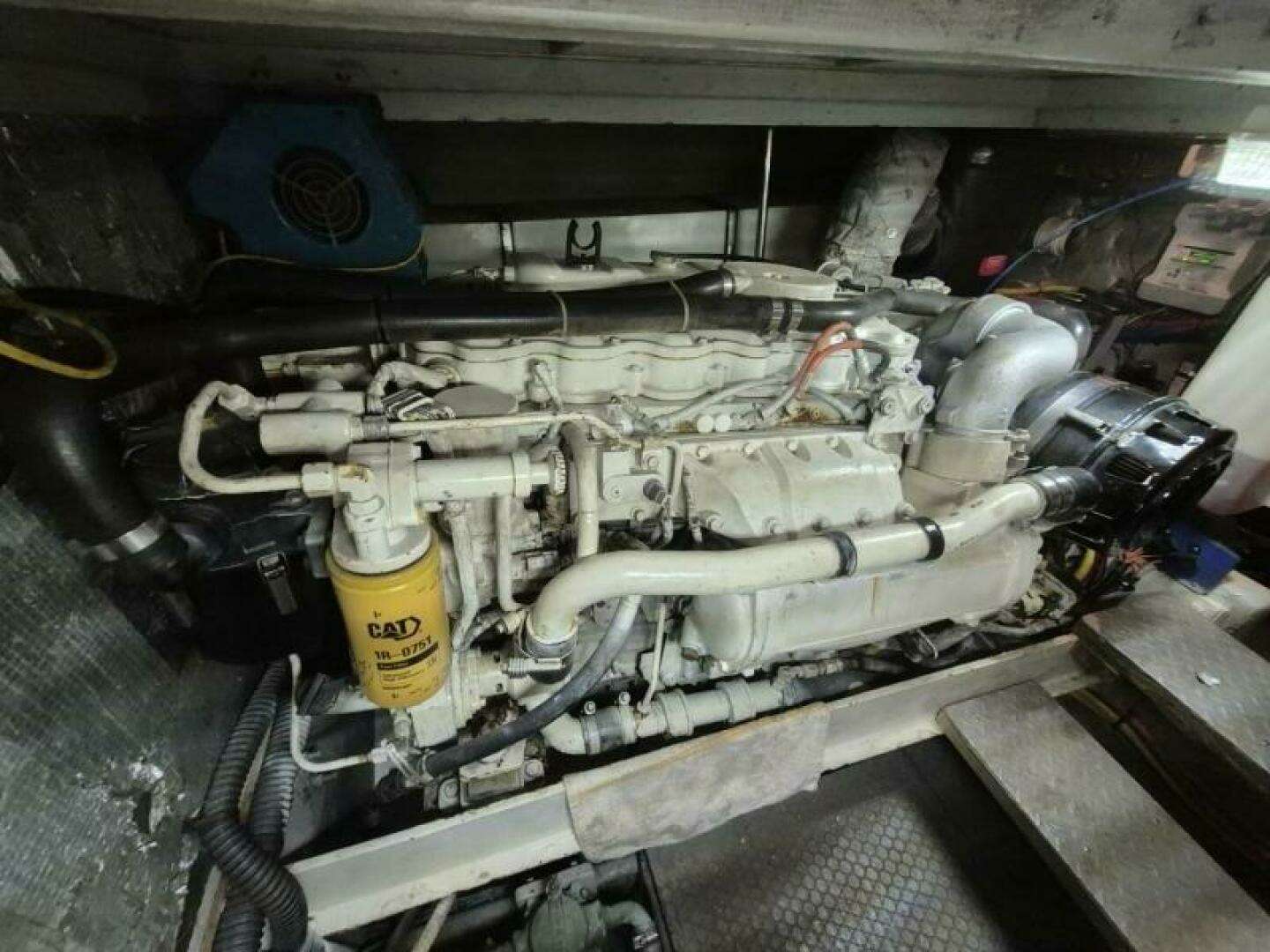2002 Silverton 38 Convertible - Image 43