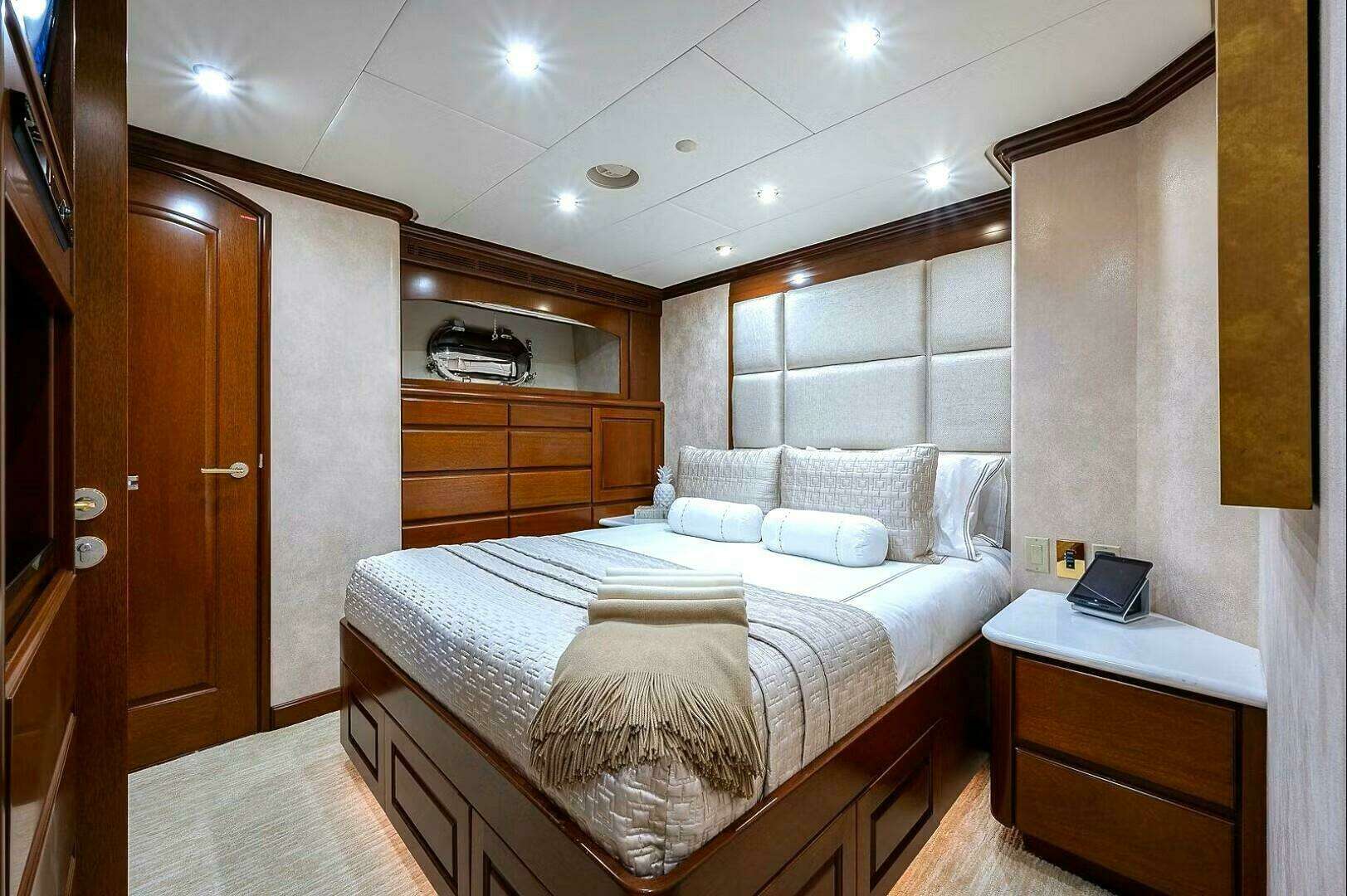2000 Christensen Raised Pilothouse MY - Image 25
