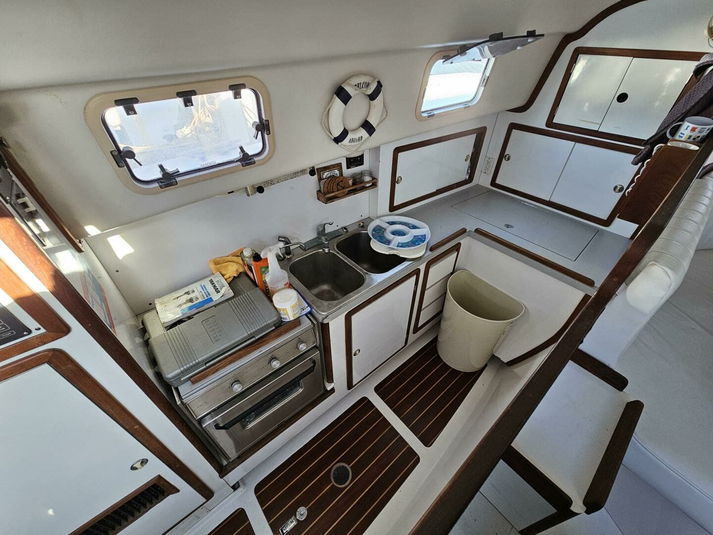 1992 Endeavour Catamaran 30 - Image 26