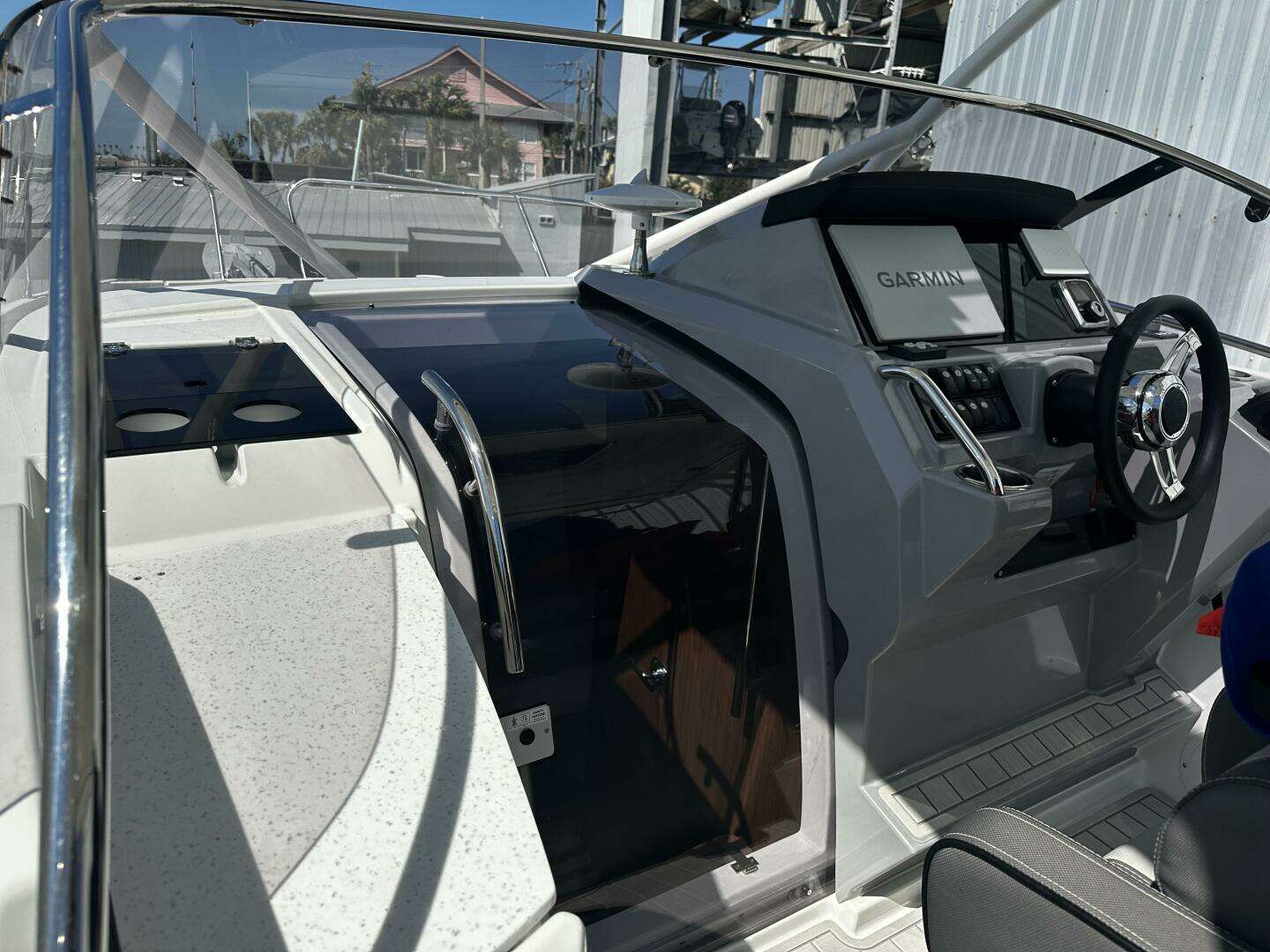 2024 Jeanneau 9.0 Leader - Image 32