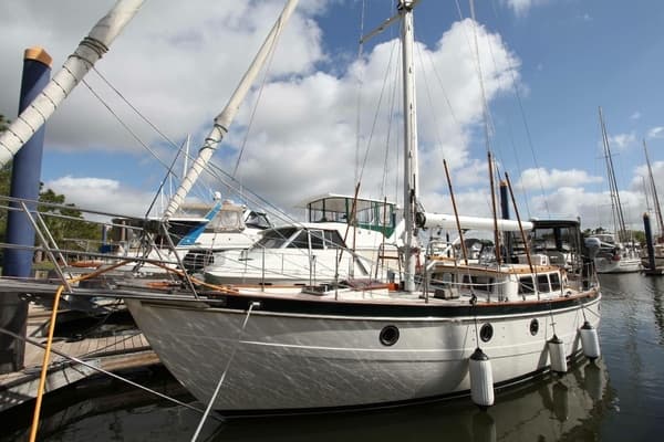 1997 Hampton 43 - Image 1