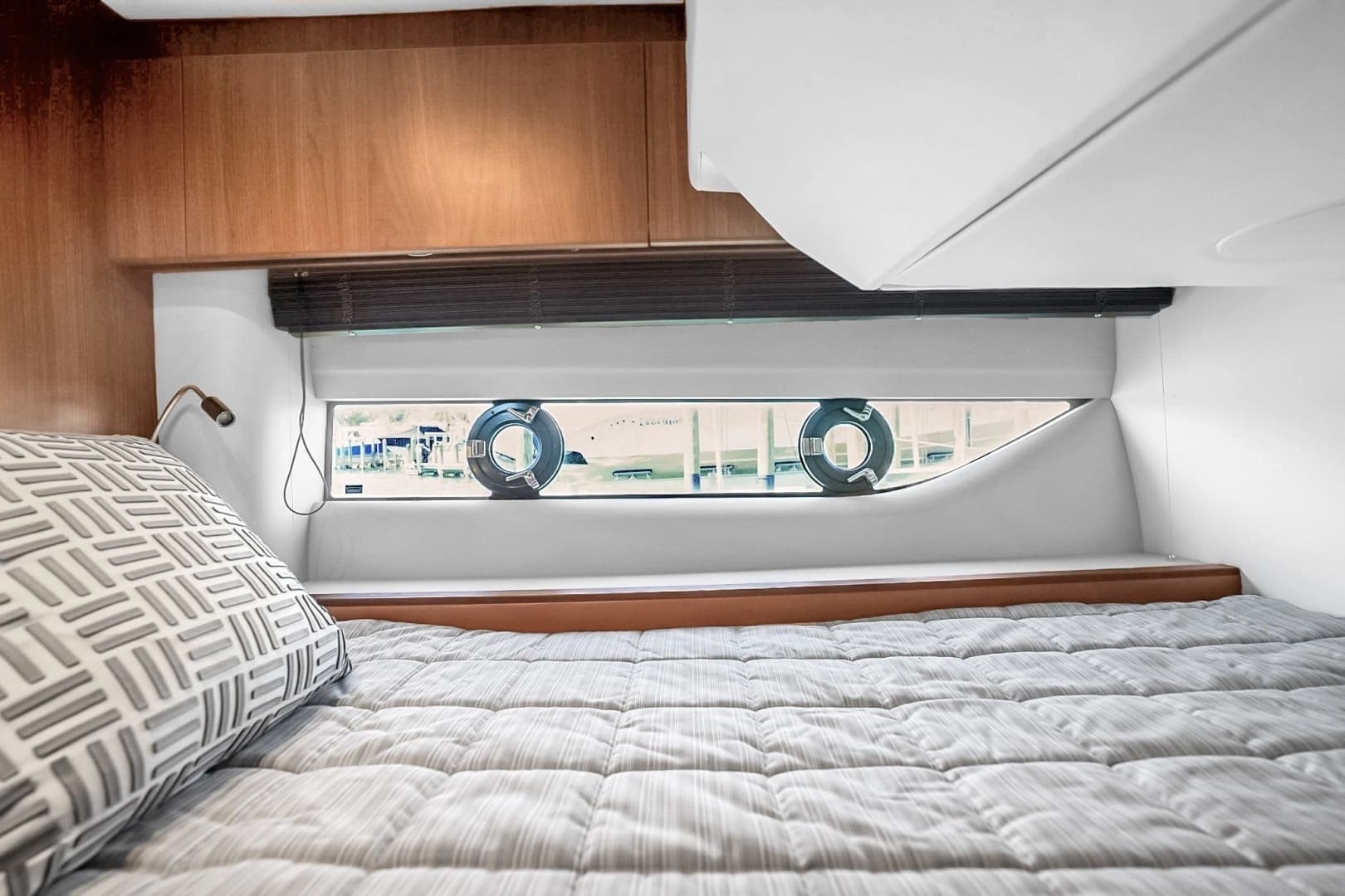 2016 Princess V58 - Image 50