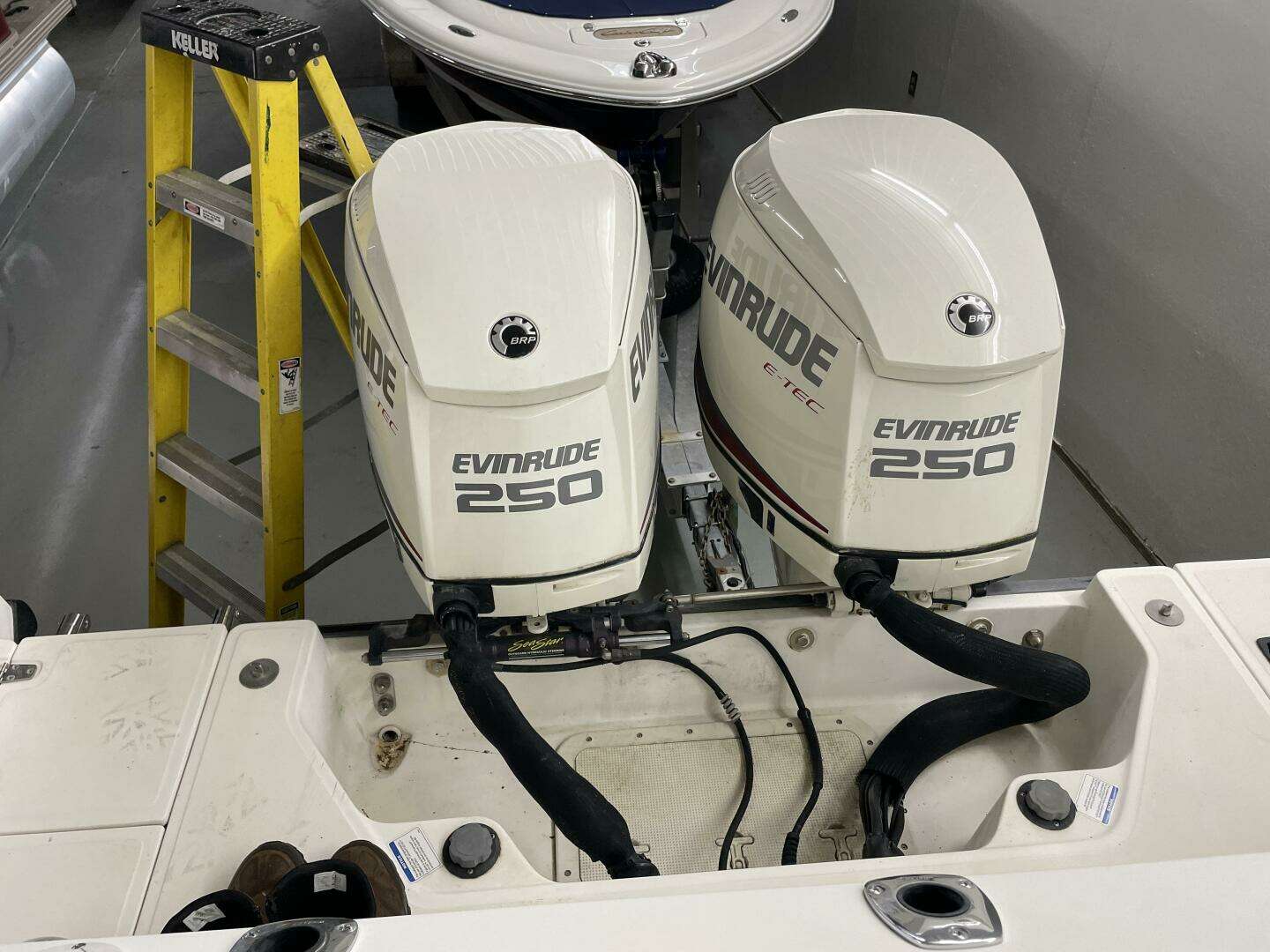 2000 Boston Whaler 280 Conquest - Image 7