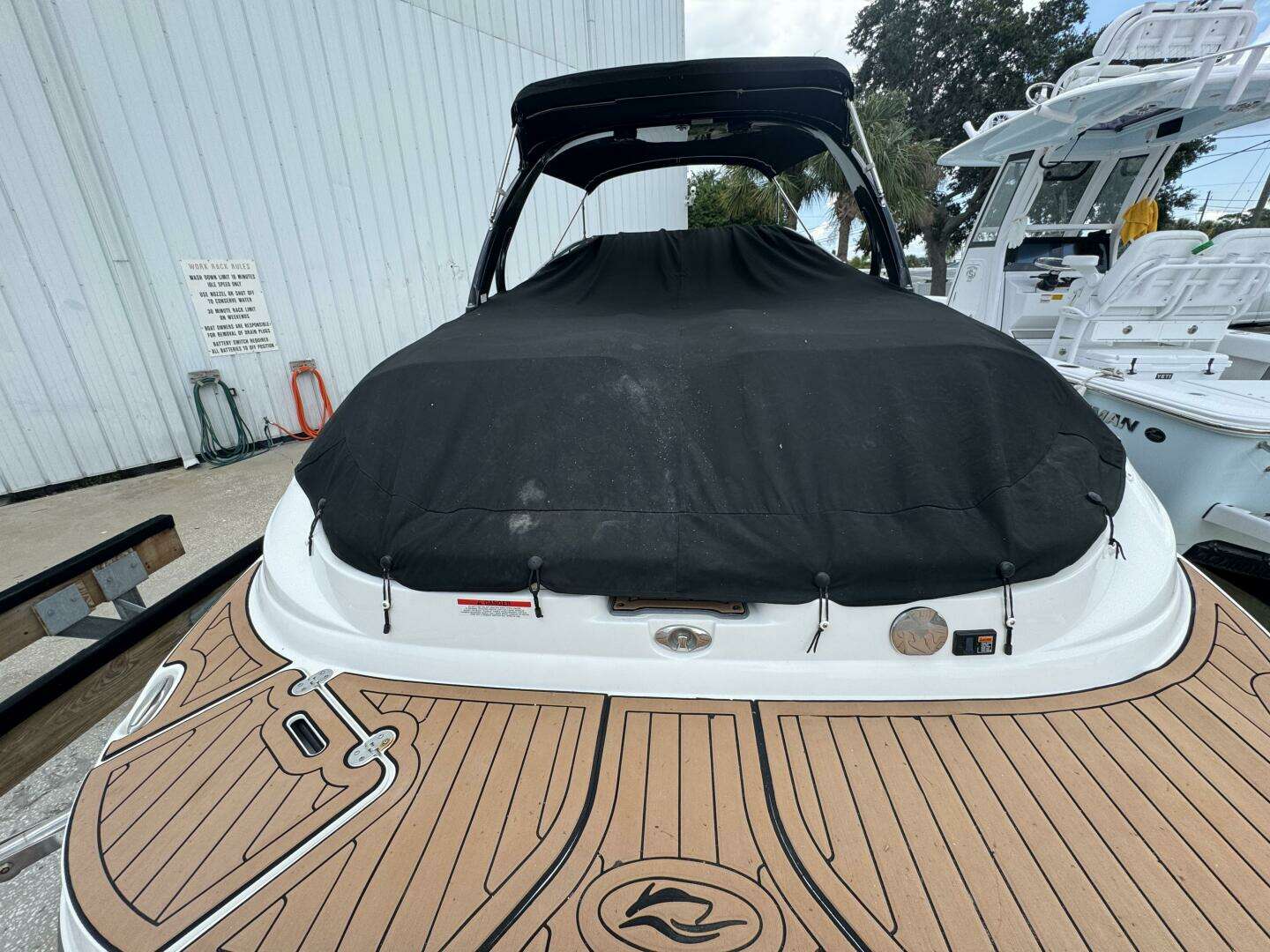 2017 Rinker QX 29 - Image 5