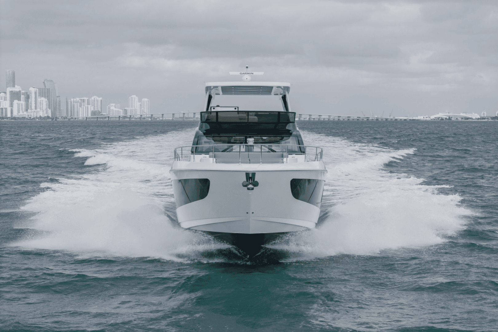2026 Cruisers Yachts 57 FLY - Image 7