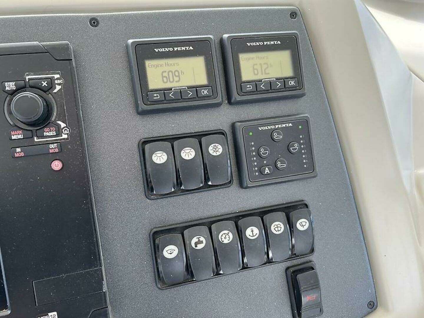 2013 Beneteau 38 Gran Turismo - Image 15