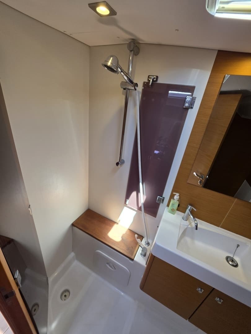 2016 Jeanneau Sun Odyssey 479 - Image 18