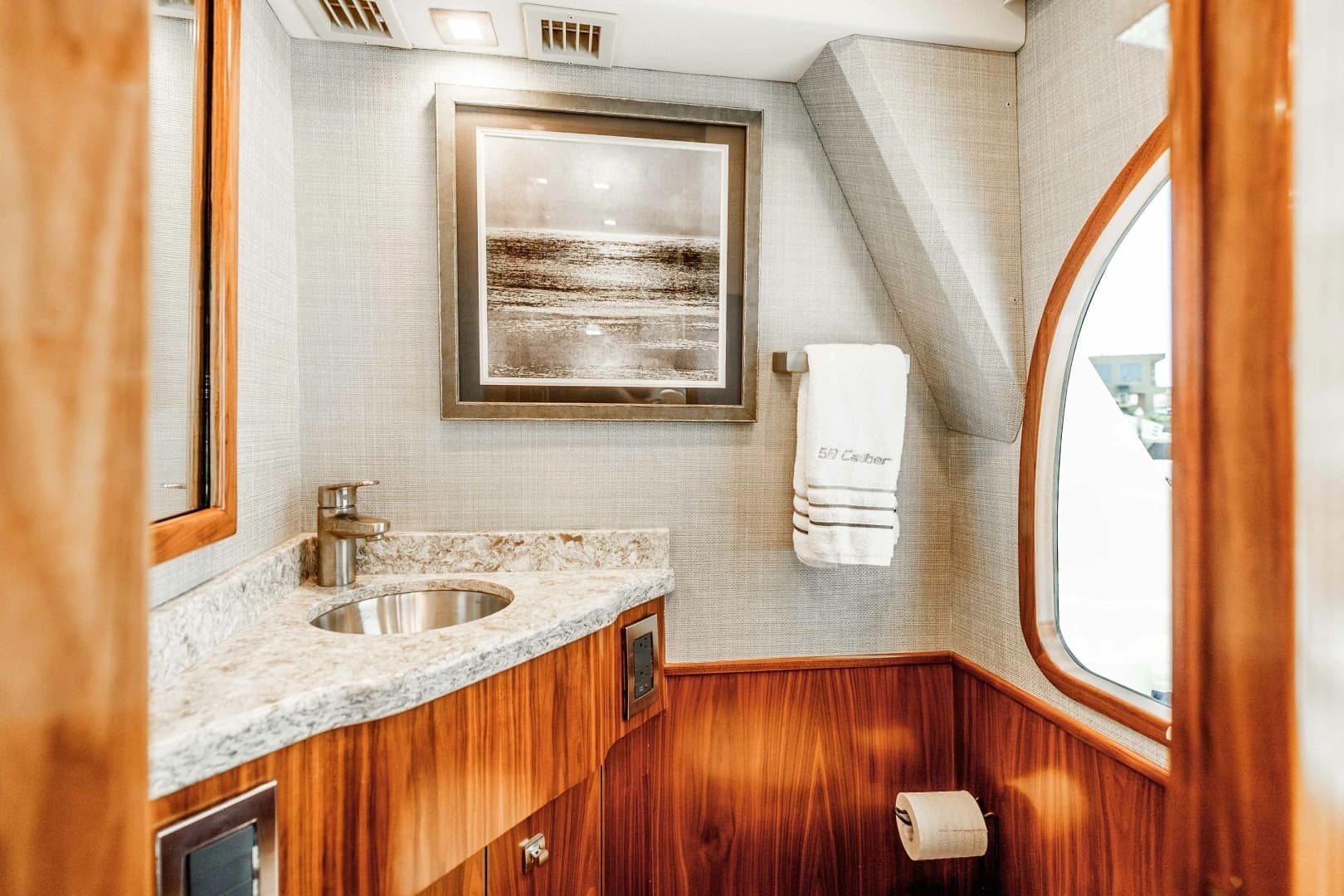 2018 Viking 72 Convertible - Image 12
