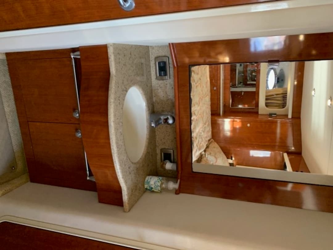 2004 Sea Ray 390 Motor Yacht - Image 80