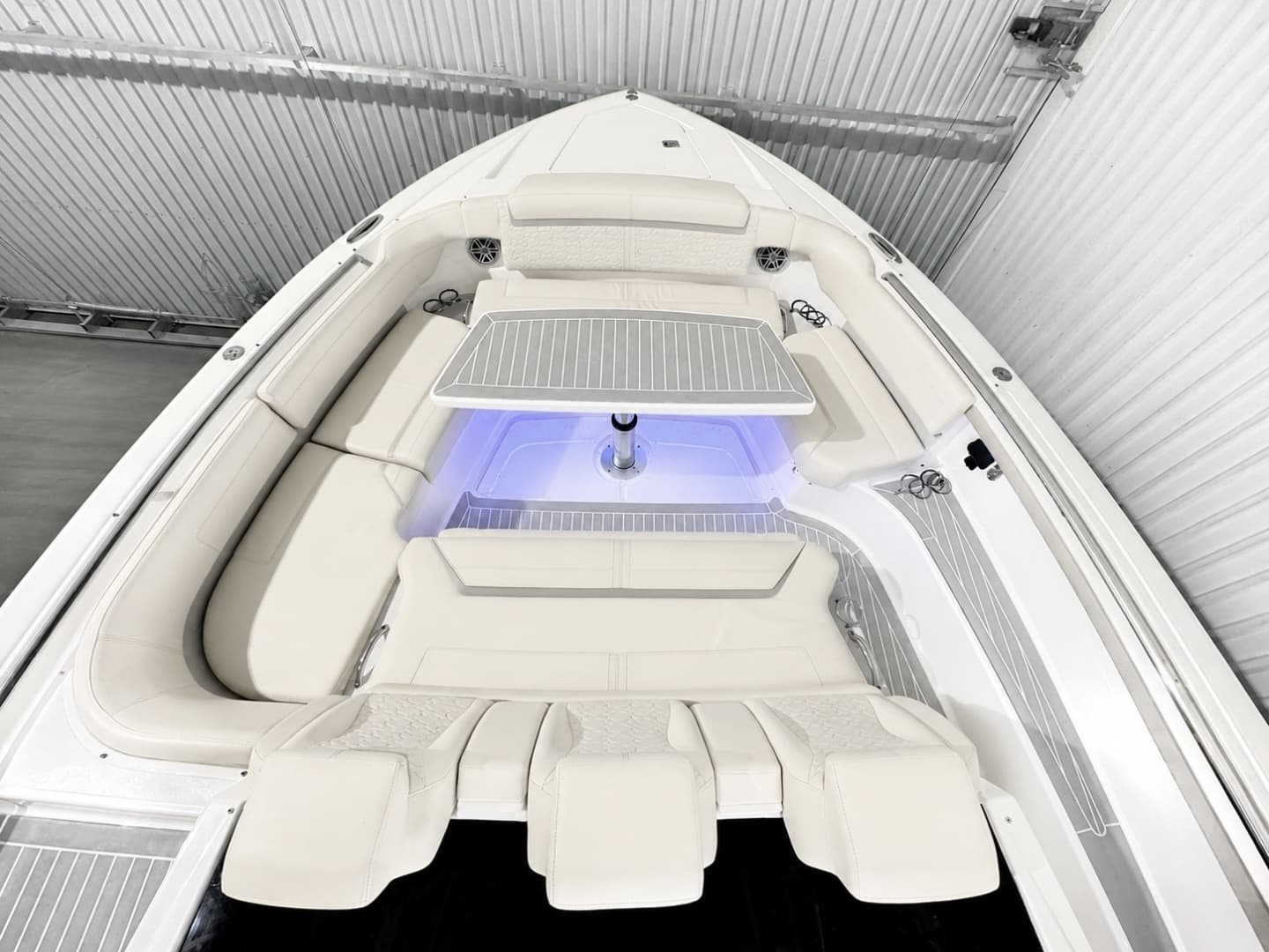 2023 Tiara Yachts 48 LS - Image 9