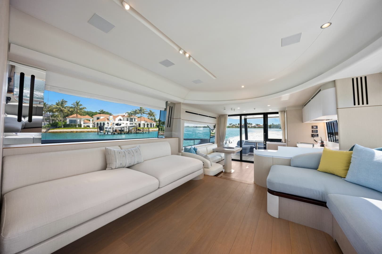 2025 Azimut 68 FLY - Image 26