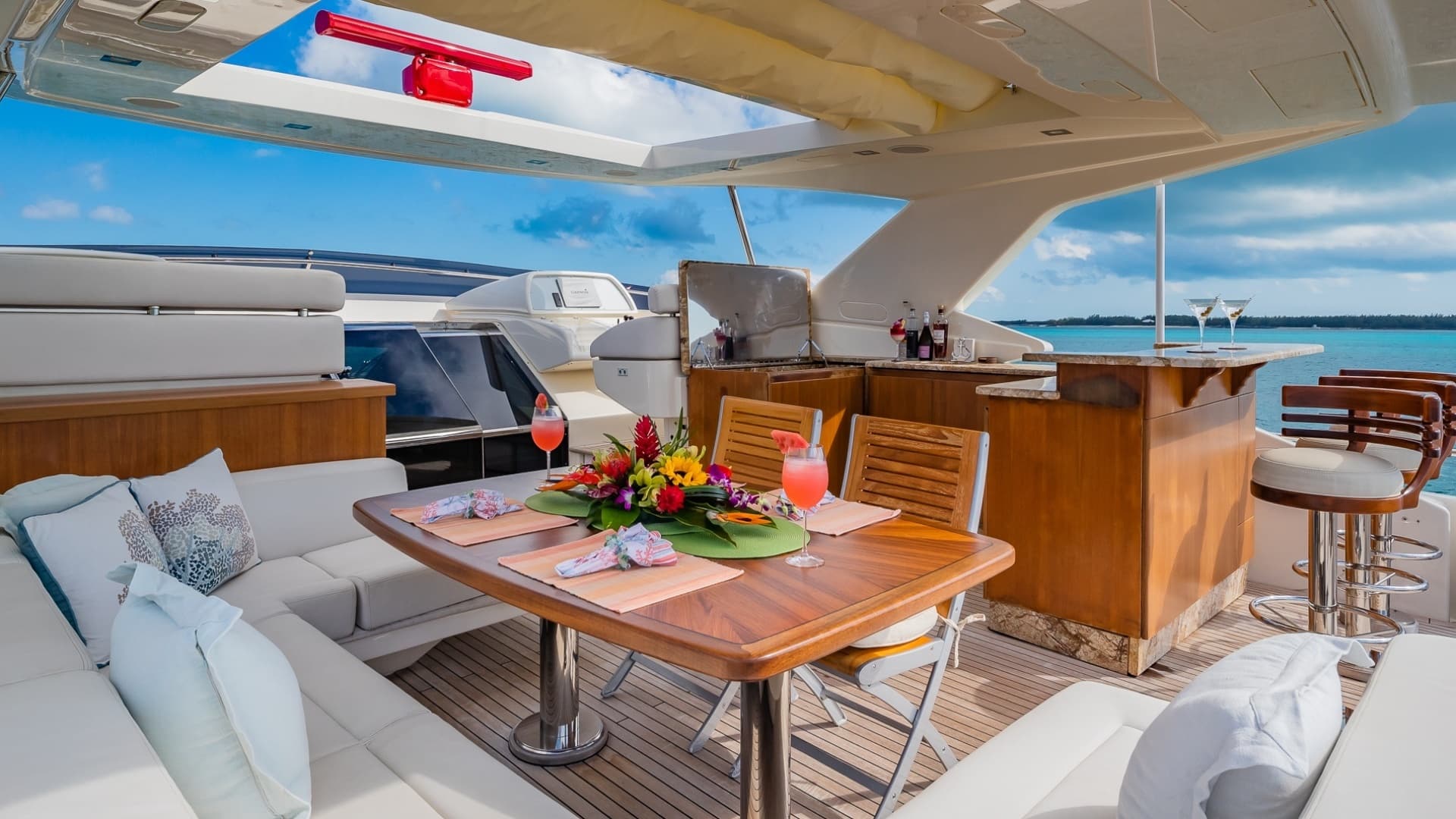2012 Custom Line Raised Pilothouse - Image 16
