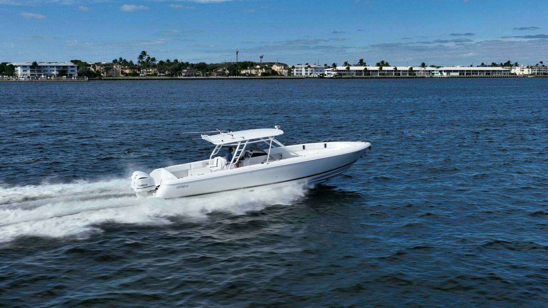 2011 Intrepid 400 Open - Image 11