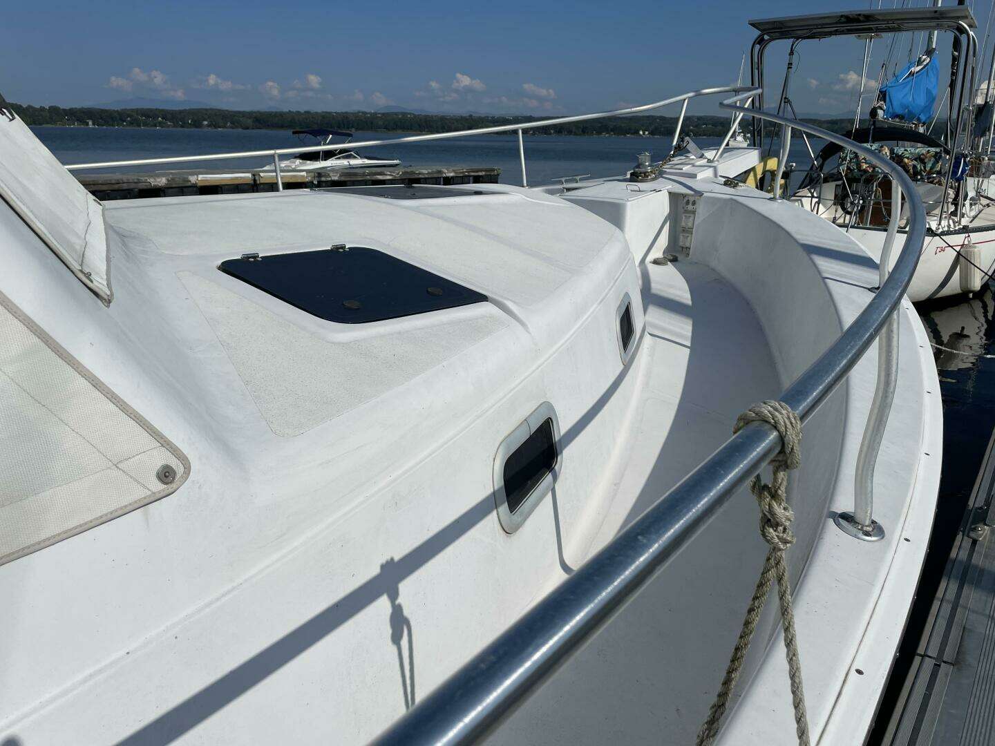 2000 Mainship 390 - Image 4