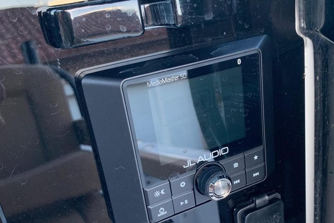 JL Audio MediaMaster 50 on 2022 Sea Hunt Gamefish 25 boat dashboard.