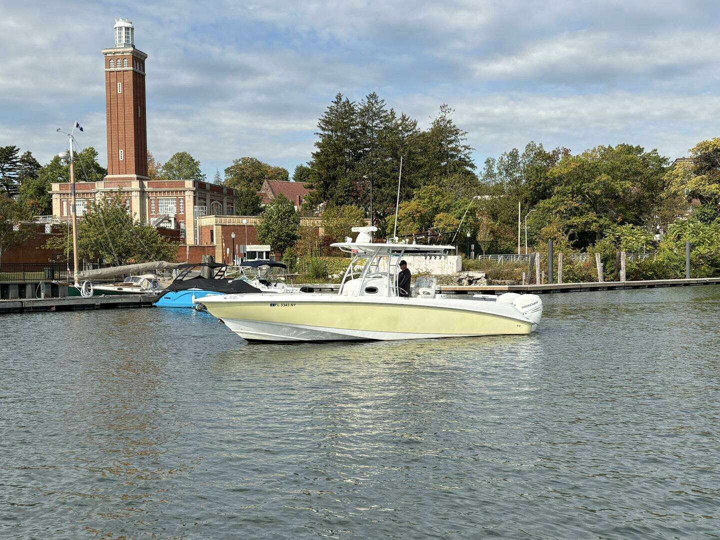 2008 Boston Whaler 320 Outrage - Image 3