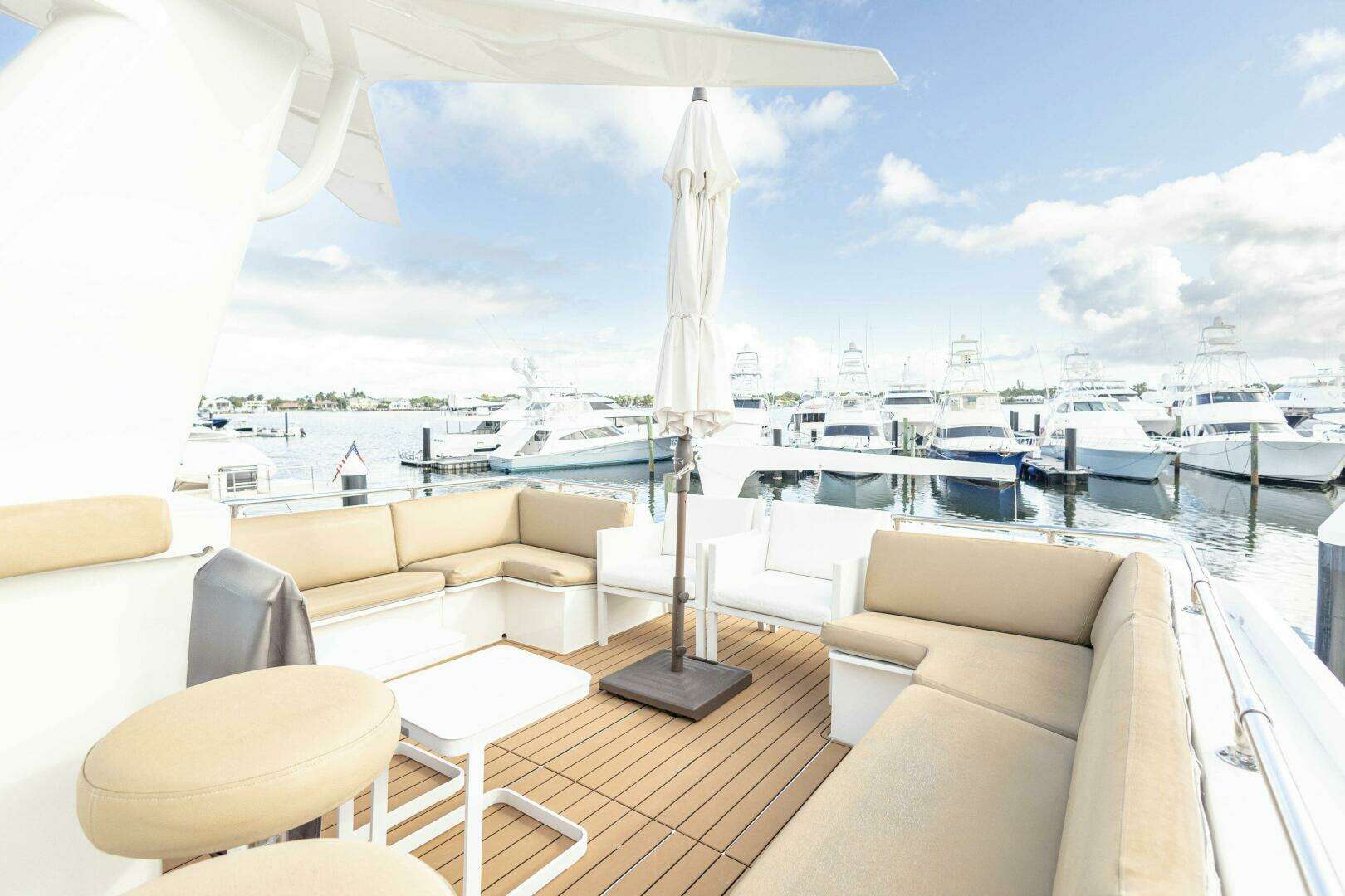 1989 Hatteras Cockpit Motor Yacht - Image 36