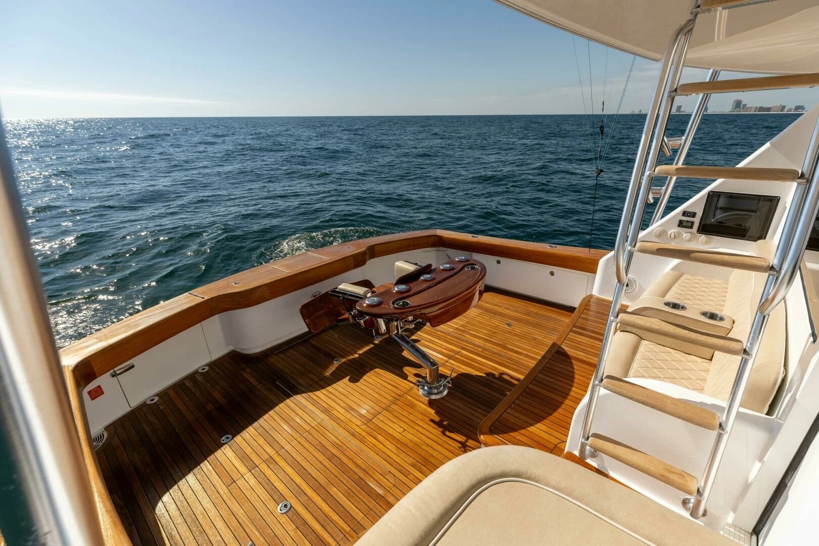 2020 Viking 62 Convertible - Image 31