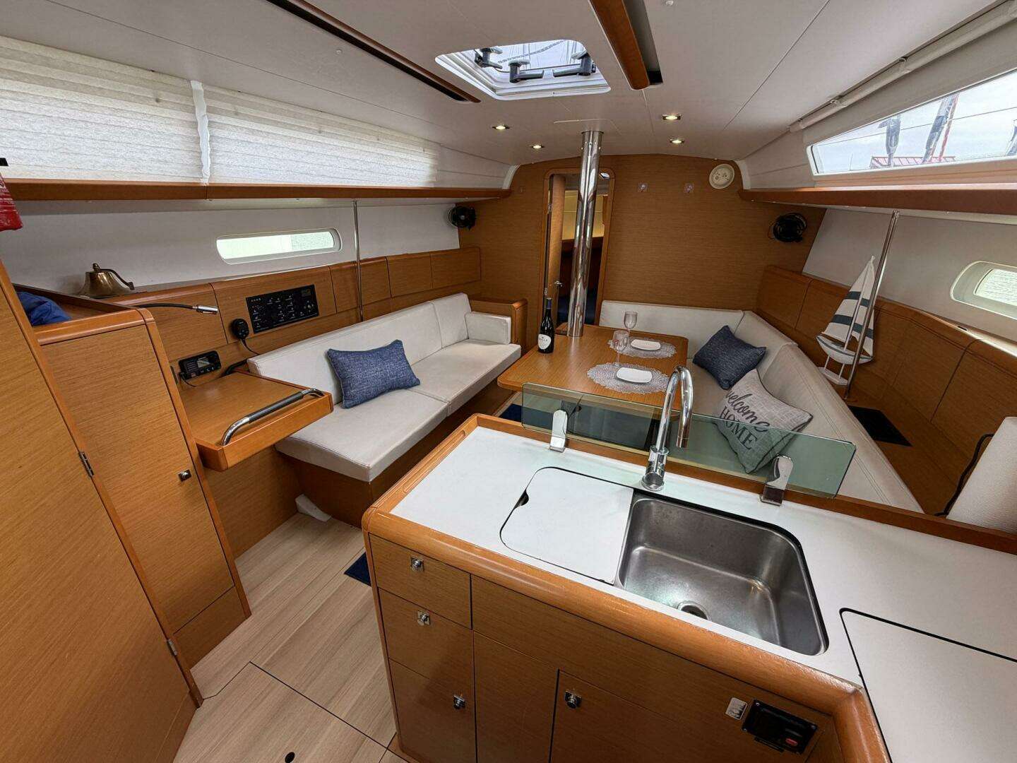 2018 Jeanneau Sun Odyssey 389 - Image 29
