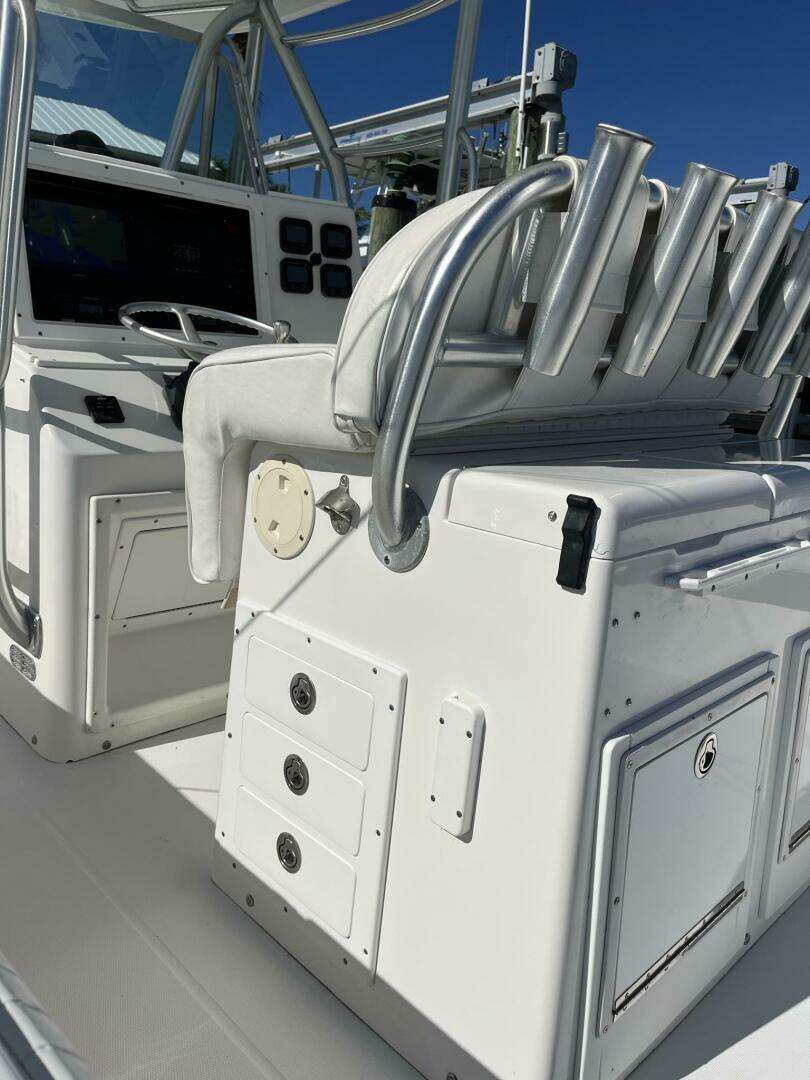 2006 Regulator 32 Center Console - Image 11