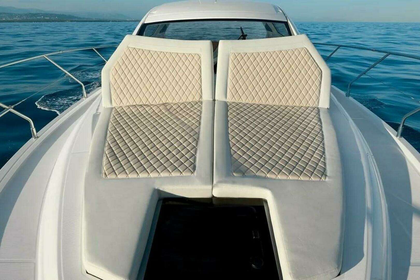 2019 Beneteau Gran Turismo 40 - Image 11