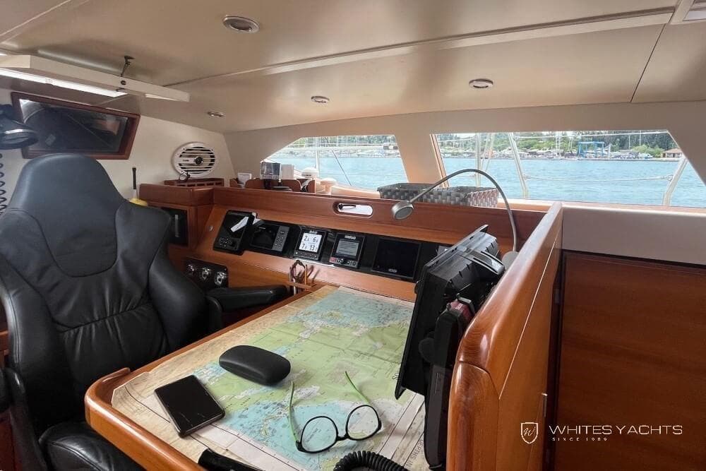 B60 Pilothouse