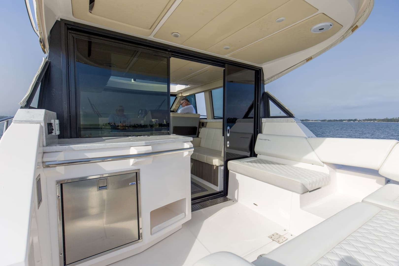 2020 Regal 38 XO - Image 15