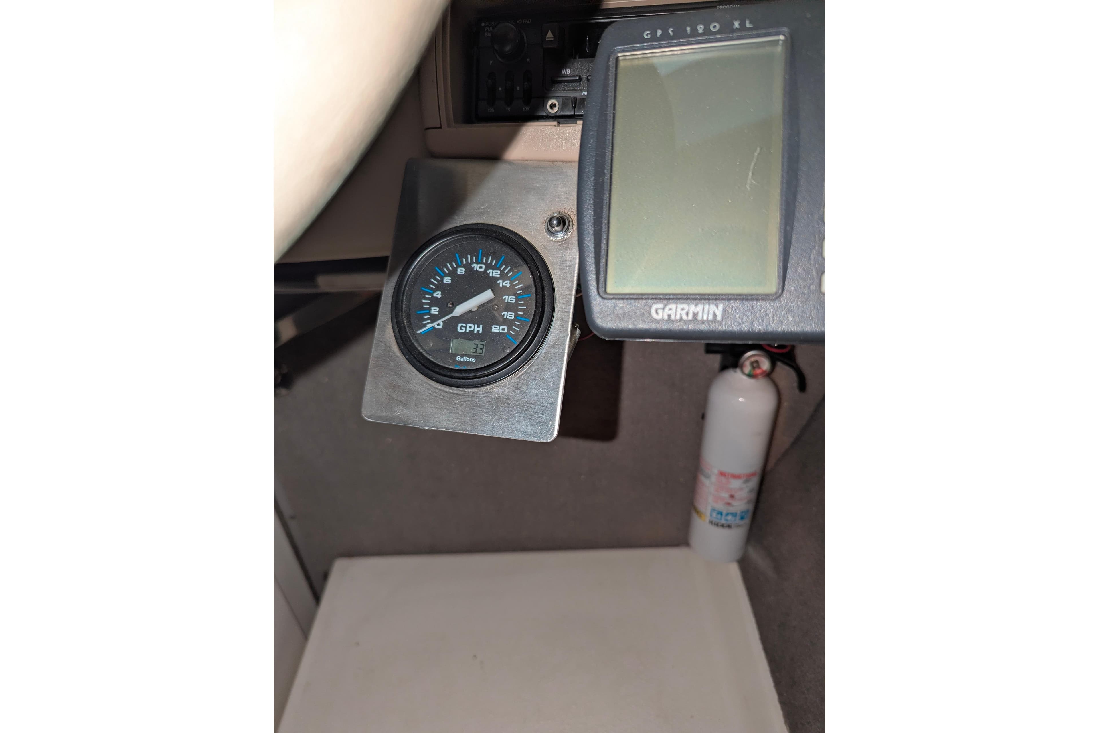 1997 Stingray 200 CS dashboard with Garmin GPS and fuel gauge.