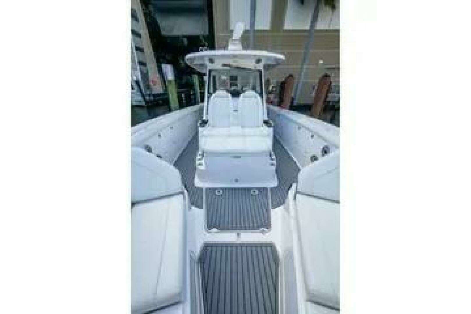 2020 Everglades 395 Center Console - Image 7