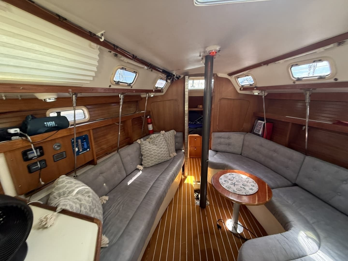 1995 Catalina 320 - Image 9