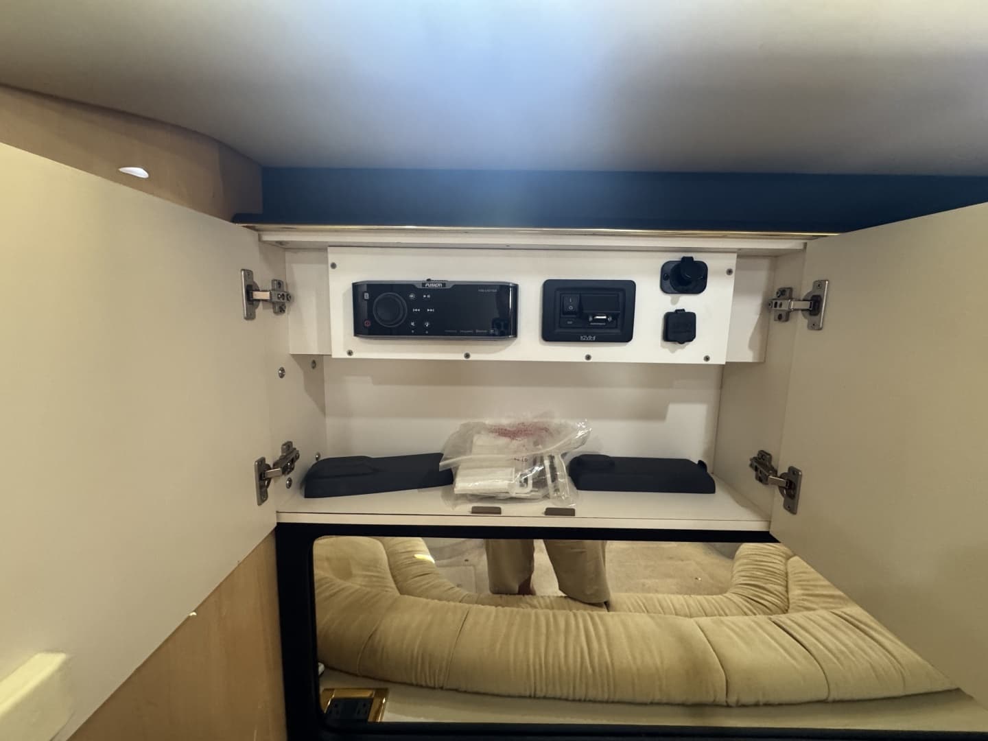1999 Sea Ray — - Image 23