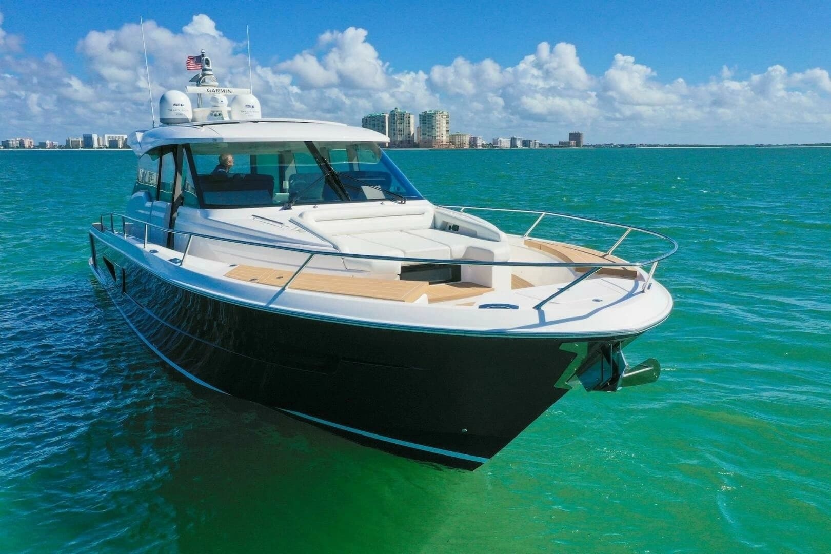 2023 Tiara Yachts EX 60 - Image 9