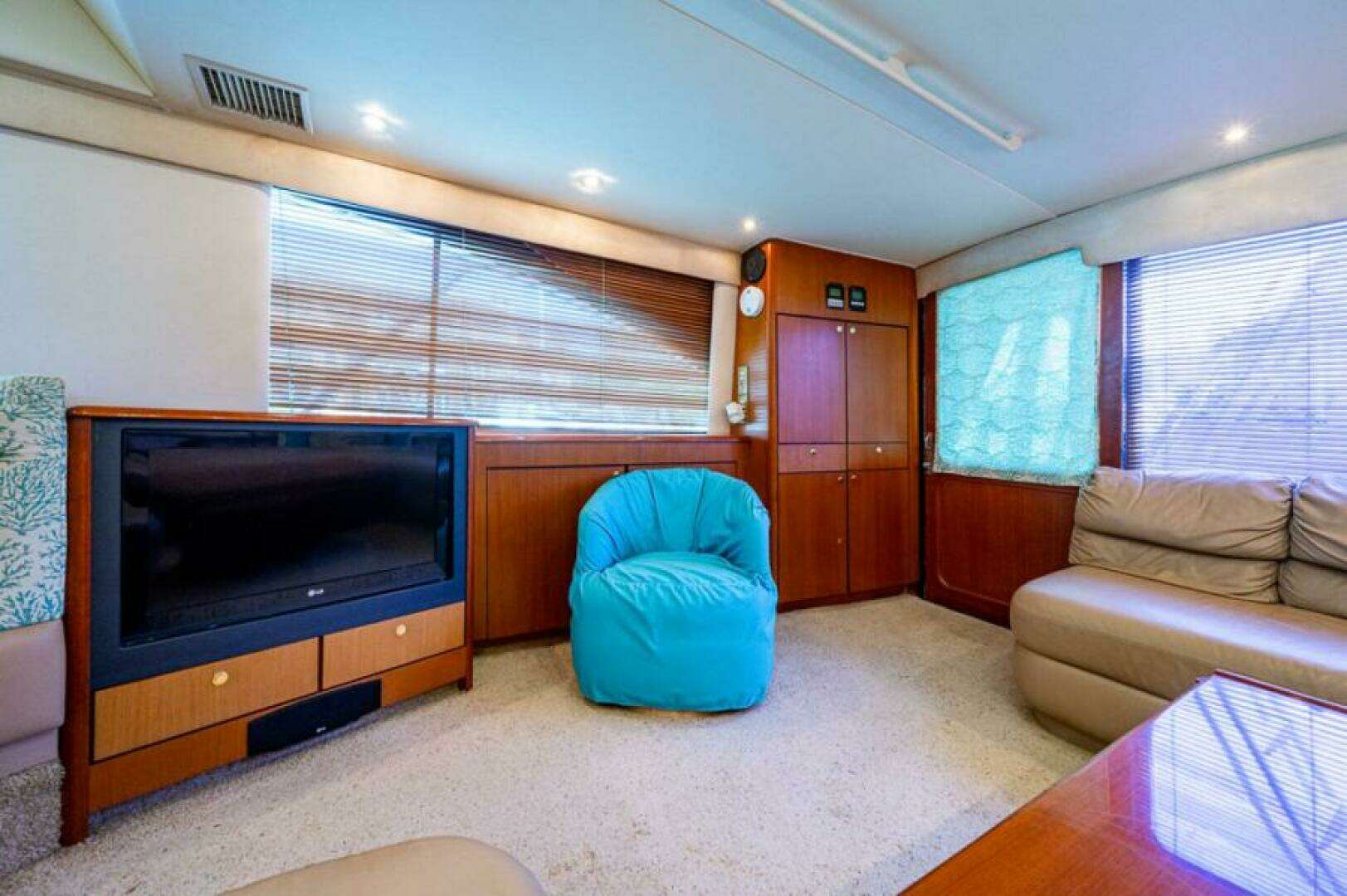 1999 Ocean Yachts 60 Convertible - Image 29