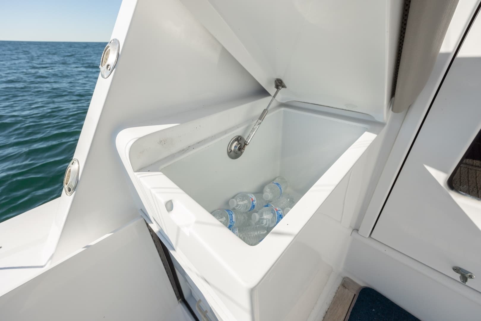 2000 Hatteras 50 Convertible - Image 49