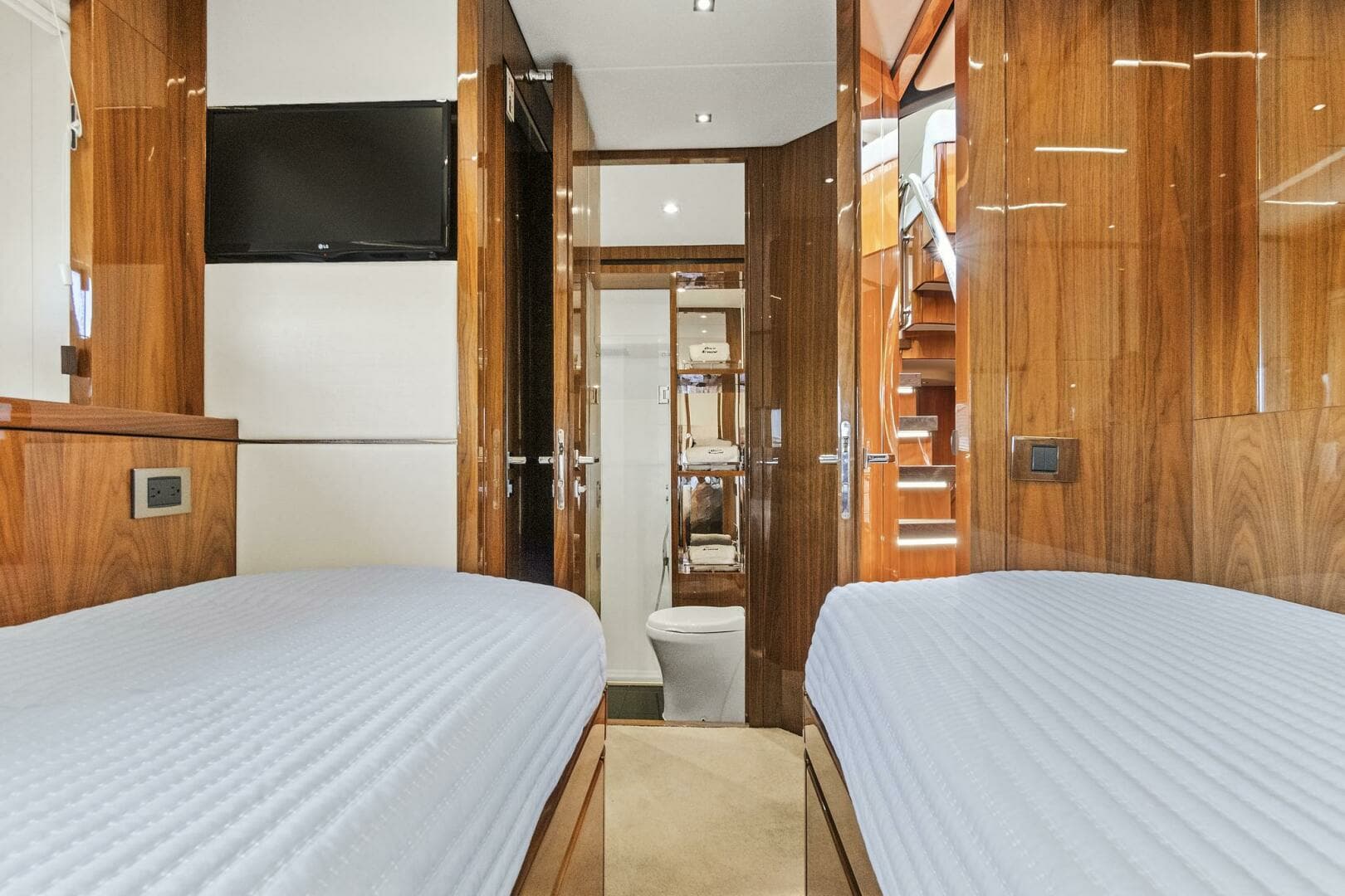 2017 Sunseeker 68 Sport Yacht - Image 56