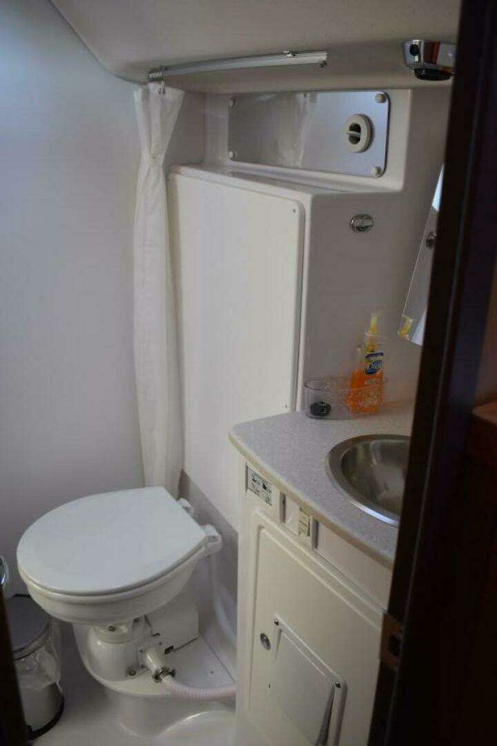 2016 Catalina 445 - Image 26