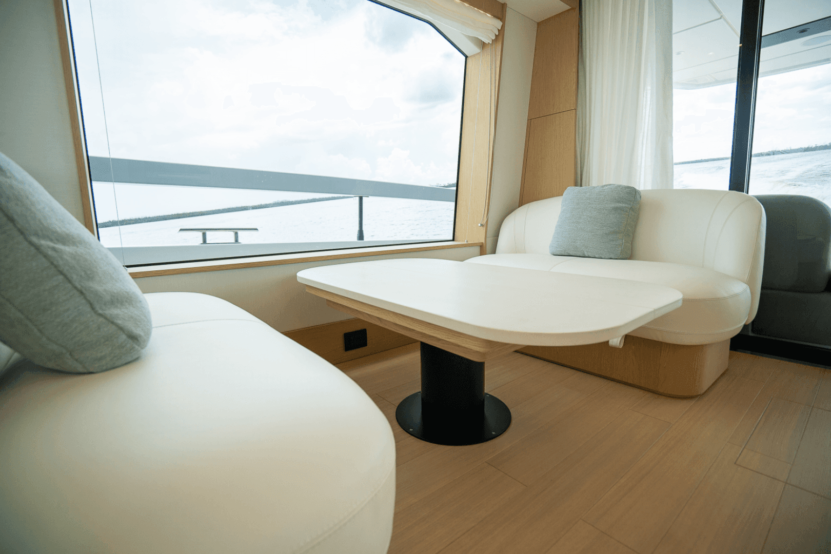 2026 Azimut Fly 62 - Image 17