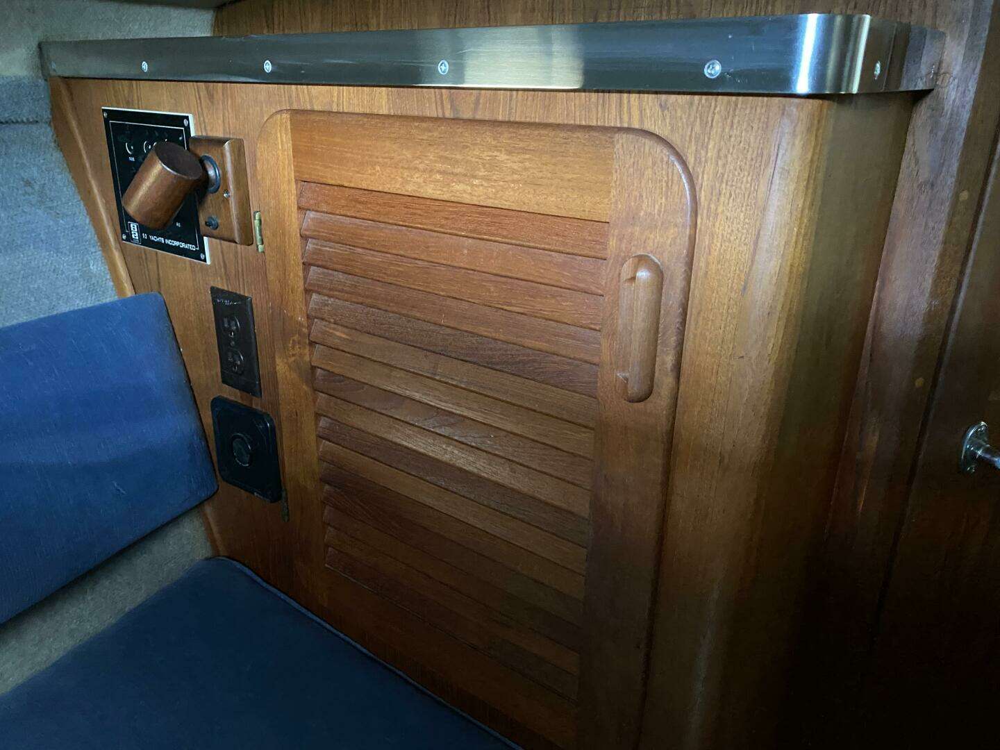 1985 Tiara Sport 2600 Continental - Image 39
