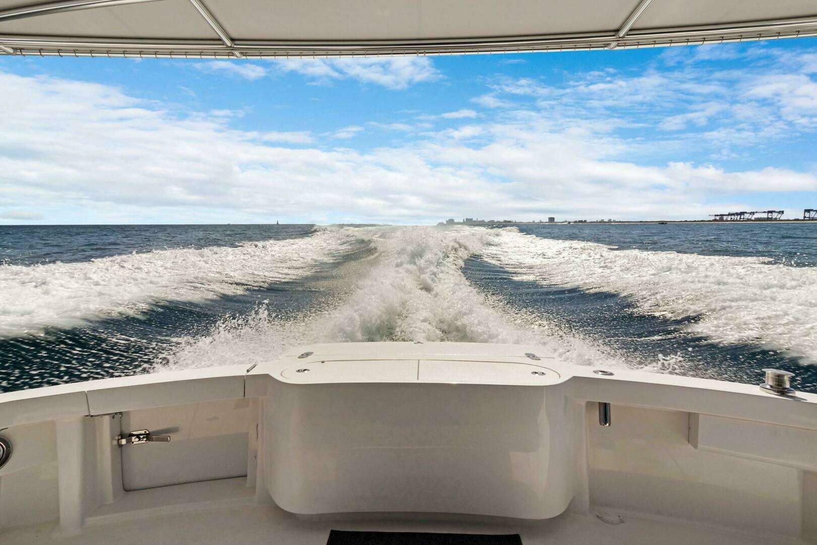 2016 Hatteras GT63 - Image 22