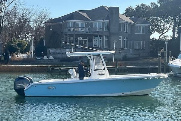 2017 Sea Hunt 25 Gamefish - Image 1