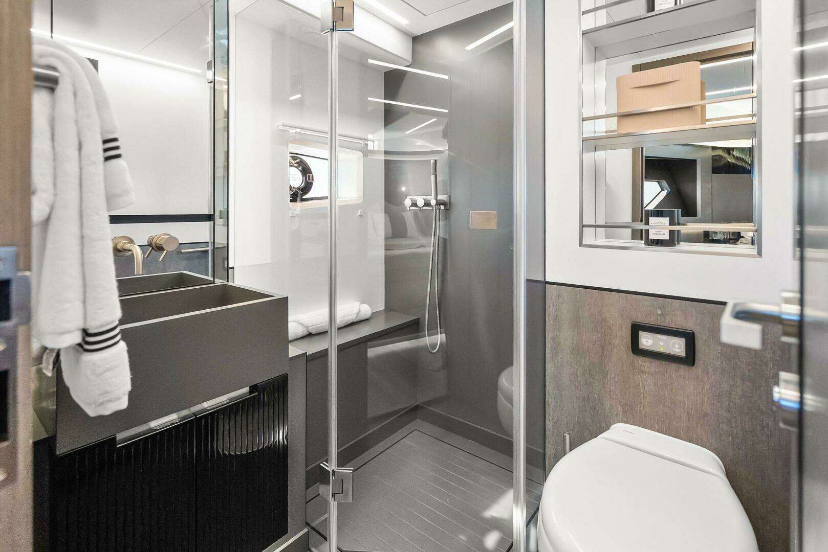 2027 Pearl 63 - Image 45