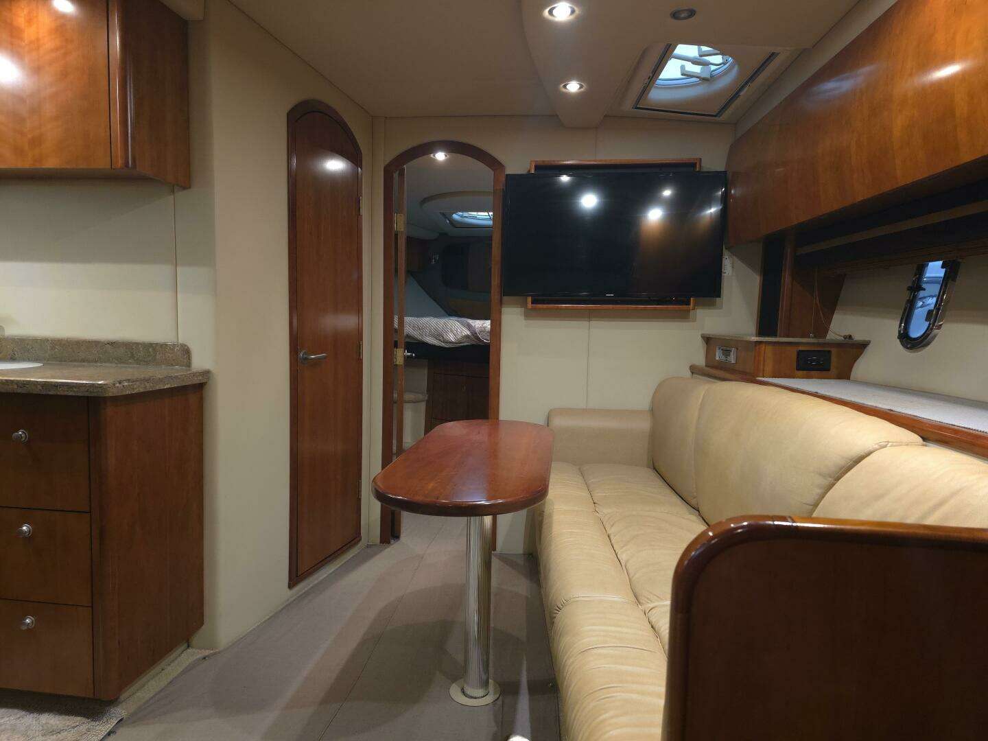 2008 Cruisers Yachts — - Image 9
