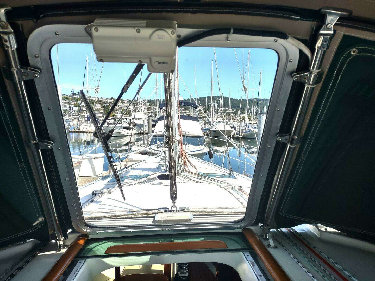 2004 Beneteau 393 - Image 15