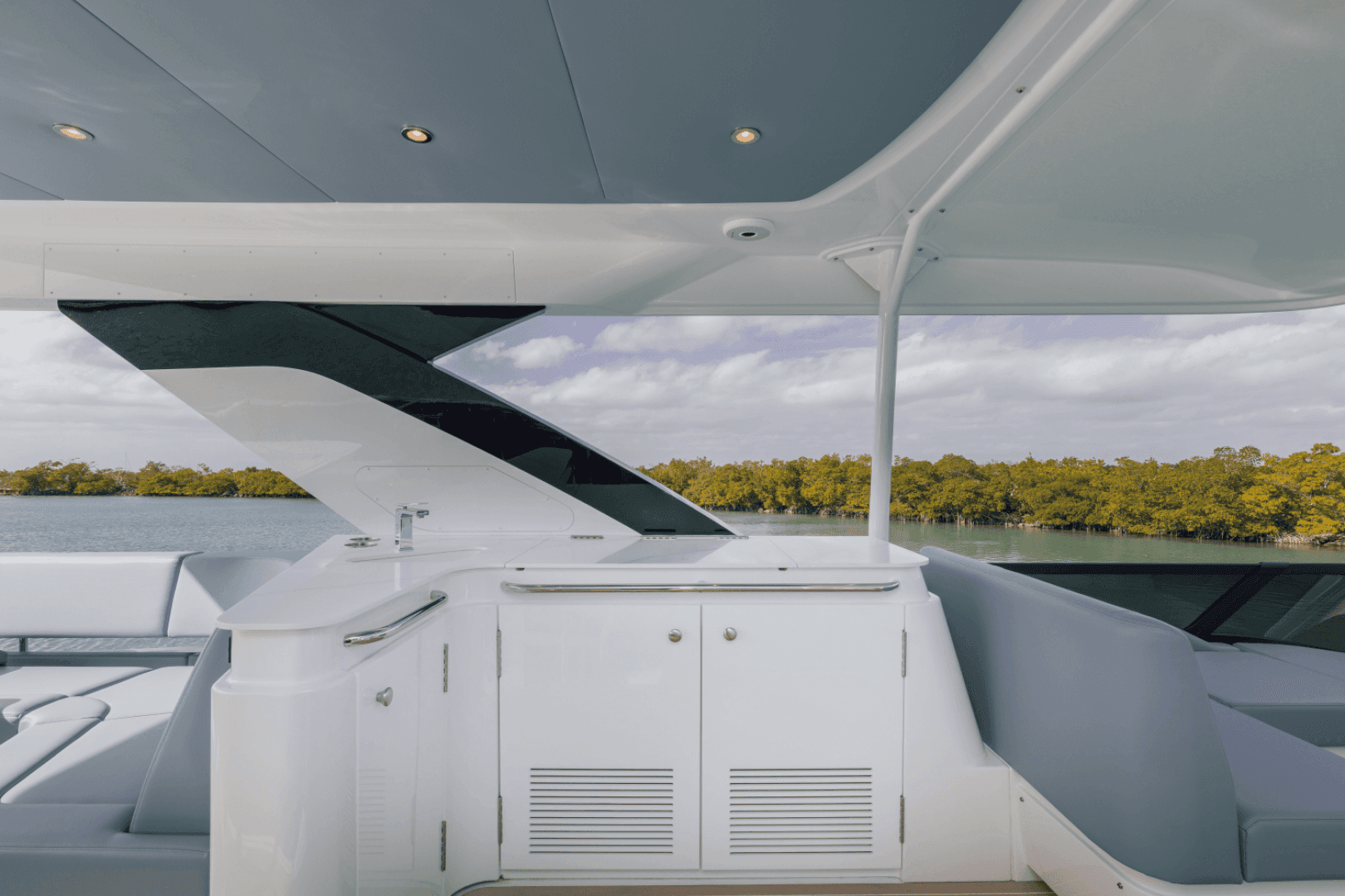 2026 Cruisers Yachts 57 FLY - Image 51
