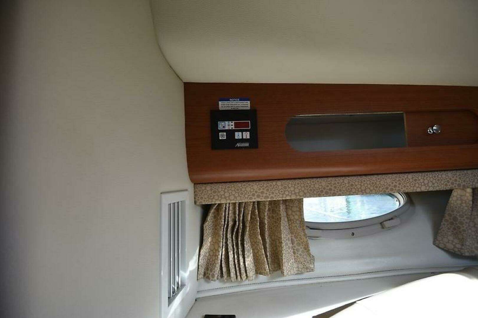 2003 Chaparral Signature 320 - Image 31