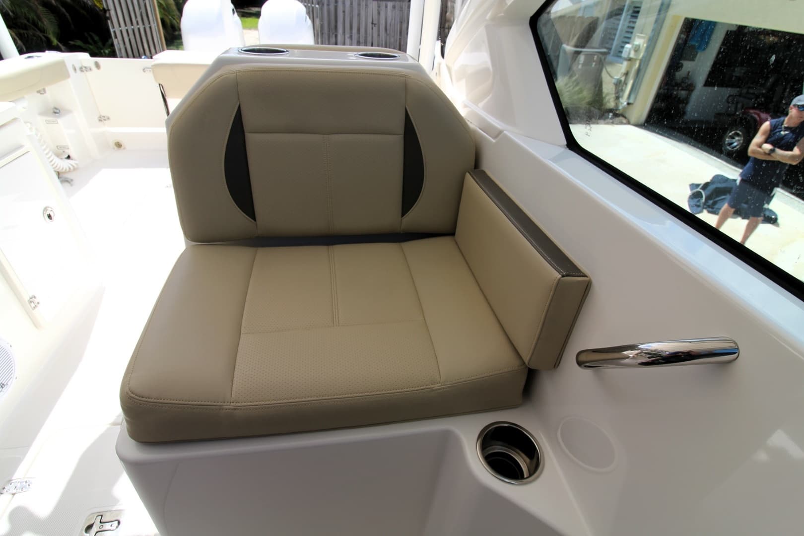 2019 Pursuit DC 266 - Image 7
